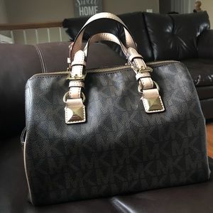 ⚡️flash sale on Michael Kors Bowling handbag